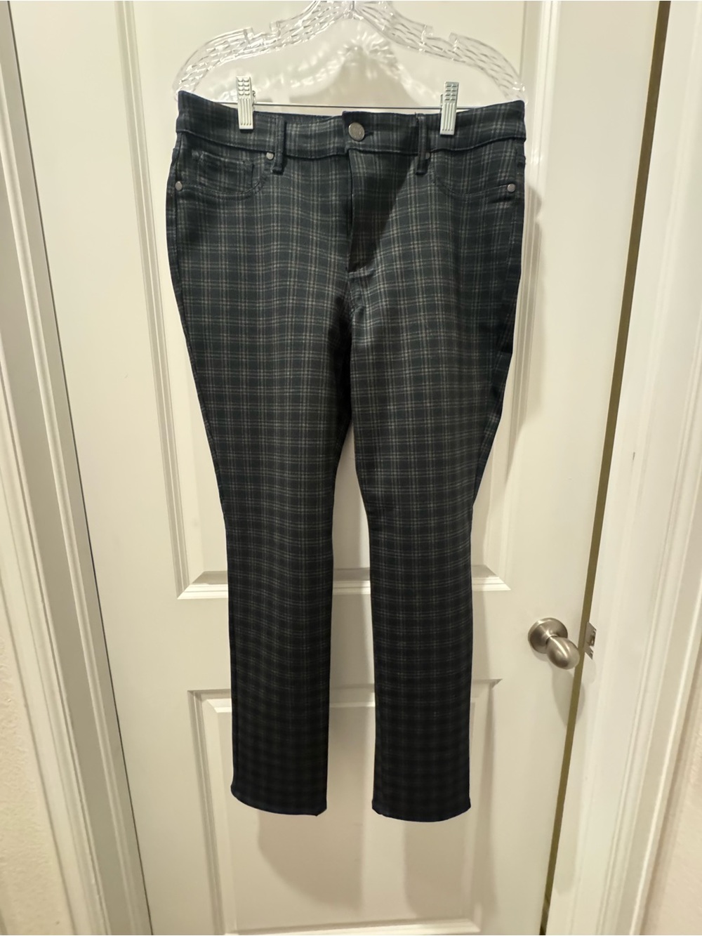 Gloria Vanderbilt Black & Charcoal Plaid Straight Leg Pants